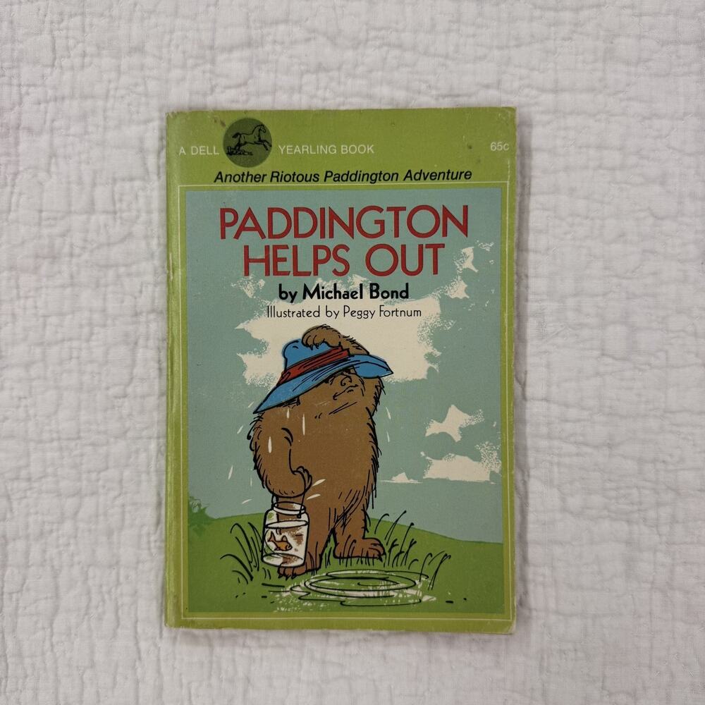 Vintage Young Adult Paperback Book A Dell Yearling Book Paddington Helps Out